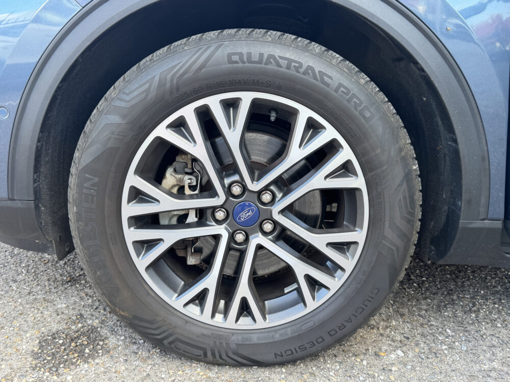 Ford Kuga 2.5 PHEV Titanium // CAMERA+SENSOREN // DODEHOEK // ADAPTIVE CRUISE // NAVI+CARPLAY // STOEL VERWARMING // 7