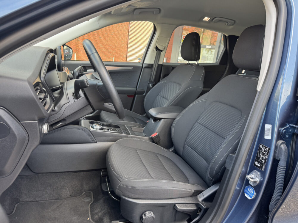 Ford Kuga 2.5 PHEV Titanium // CAMERA+SENSOREN // DODEHOEK // ADAPTIVE CRUISE // NAVI+CARPLAY // STOEL VERWARMING // 8