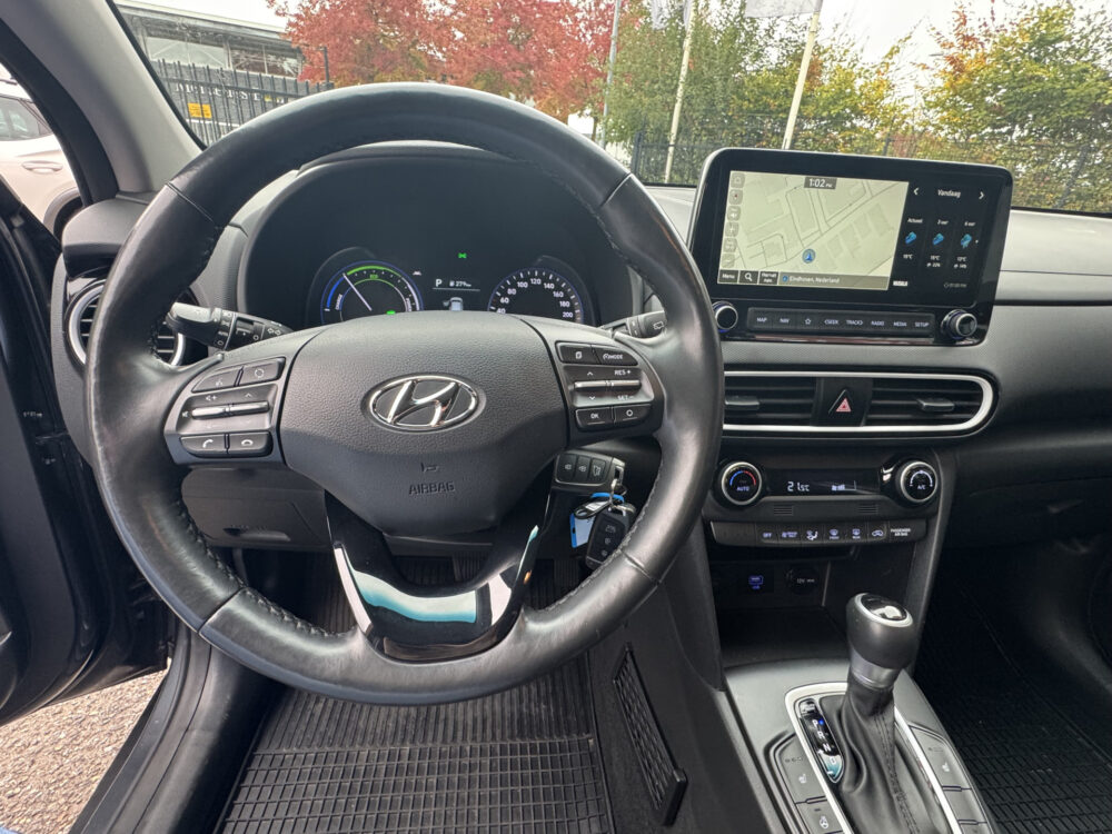 Hyundai KONA 1.6 GDI HEV Fashion // NAVI // APPLE CARPLAY / ANDOID AUTO // CAMERA // CLIMA // CRUISE // STOEL + STUURVERWARMING // 9