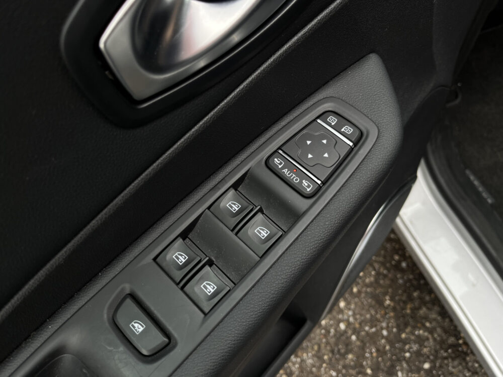 Renault Captur 1.2 TCe Intens 14.000km // UNIEKE KM STAND INCL. HISTORIE !! // 17