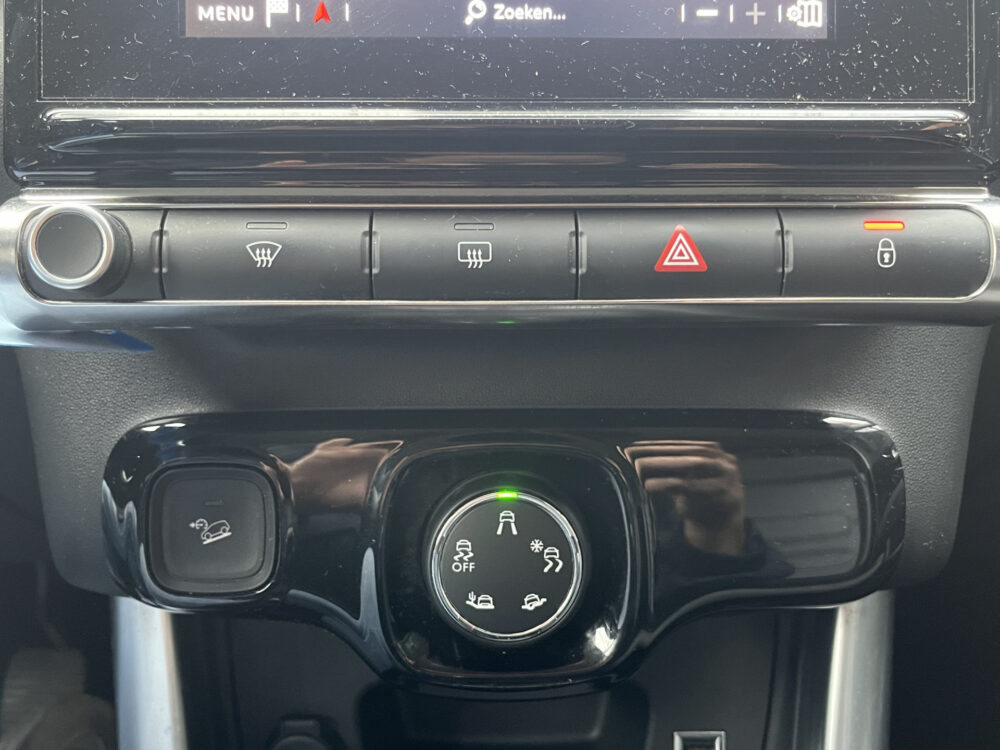 Citroën C3 Aircross 1.2 PureTech S&S Shine // TREKHAAK // NAVI // CLIMA // PDC // CRUISE // APPLE CARPLAY / ANDROID AUTO // 19