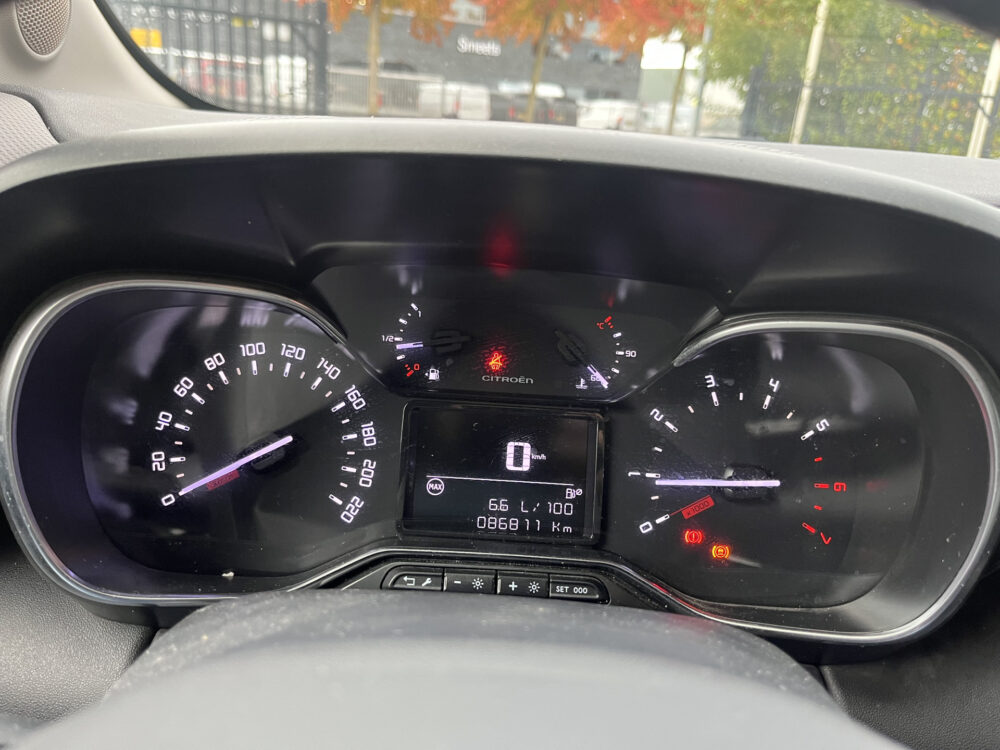 Citroën C3 Aircross 1.2 PureTech S&S Shine // TREKHAAK // NAVI // CLIMA // PDC // CRUISE // APPLE CARPLAY / ANDROID AUTO // 20