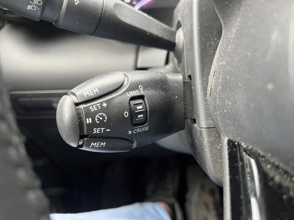 Citroën C3 Aircross 1.2 PureTech S&S Shine // TREKHAAK // NAVI // CLIMA // PDC // CRUISE // APPLE CARPLAY / ANDROID AUTO // 24
