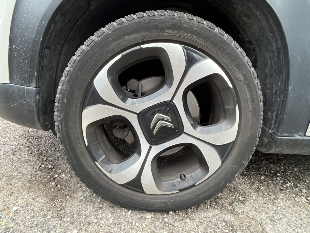 Citroën C3 Aircross 1.2 PureTech S&S Shine // TREKHAAK // NAVI // CLIMA // PDC // CRUISE // APPLE CARPLAY / ANDROID AUTO // 6