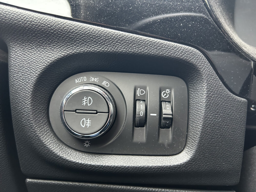 Opel CORSA-E Ultimate 50 kWh // FULL LED // NAVI + CARPLAY // CAMERA // PDC V+A // CLIMA // KEYLESS // HALF-LEDER 24