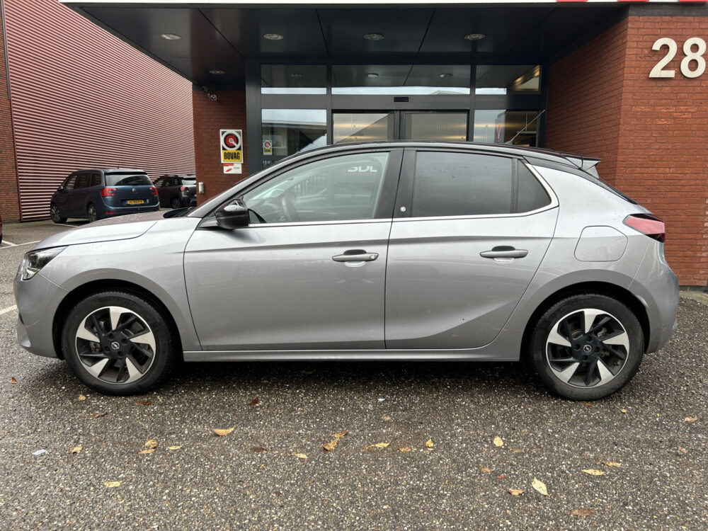 Opel CORSA-E Ultimate 50 kWh // FULL LED // NAVI + CARPLAY // CAMERA // PDC V+A // CLIMA // KEYLESS // HALF-LEDER 3