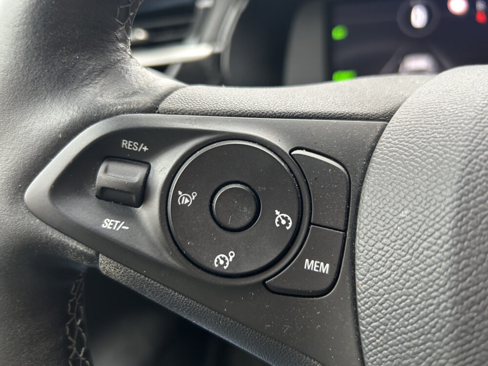 Opel CORSA-E Ultimate 50 kWh // FULL LED // NAVI + CARPLAY // CAMERA // PDC V+A // CLIMA // KEYLESS // HALF-LEDER 9