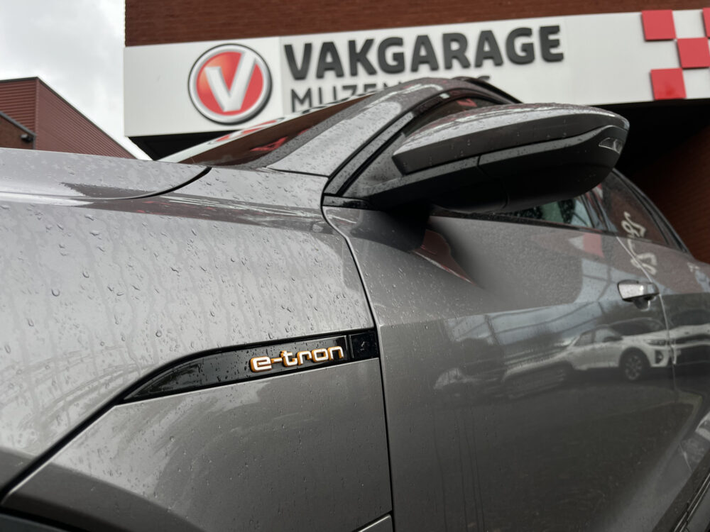 Audi e-tron e-tron 50 quattro Launch Black Edition 71 kWh - SOH 100%!! // HALF LEDER-ALCANTARA // ELEK. KLEP // VIRTUAL COCKPIT // KEYLESS / 12