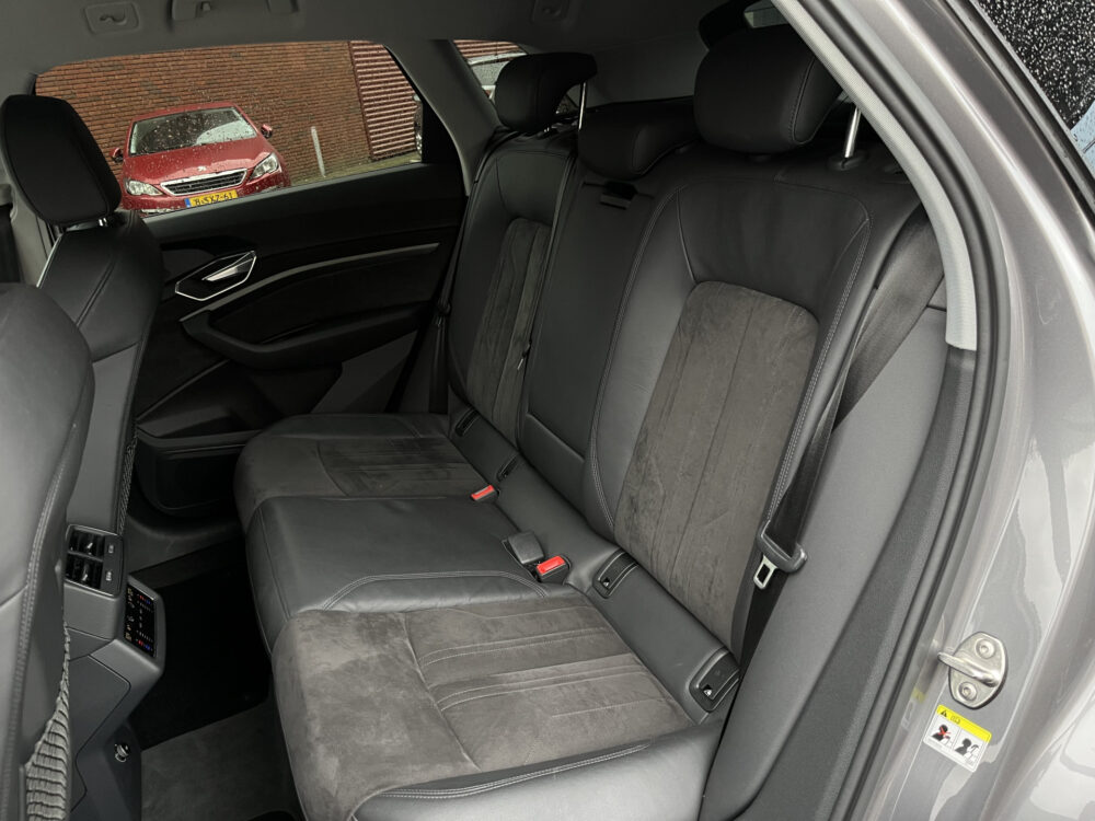 Audi e-tron e-tron 50 quattro Launch Black Edition 71 kWh - SOH 100%!! // HALF LEDER-ALCANTARA // ELEK. KLEP // VIRTUAL COCKPIT // KEYLESS / 18