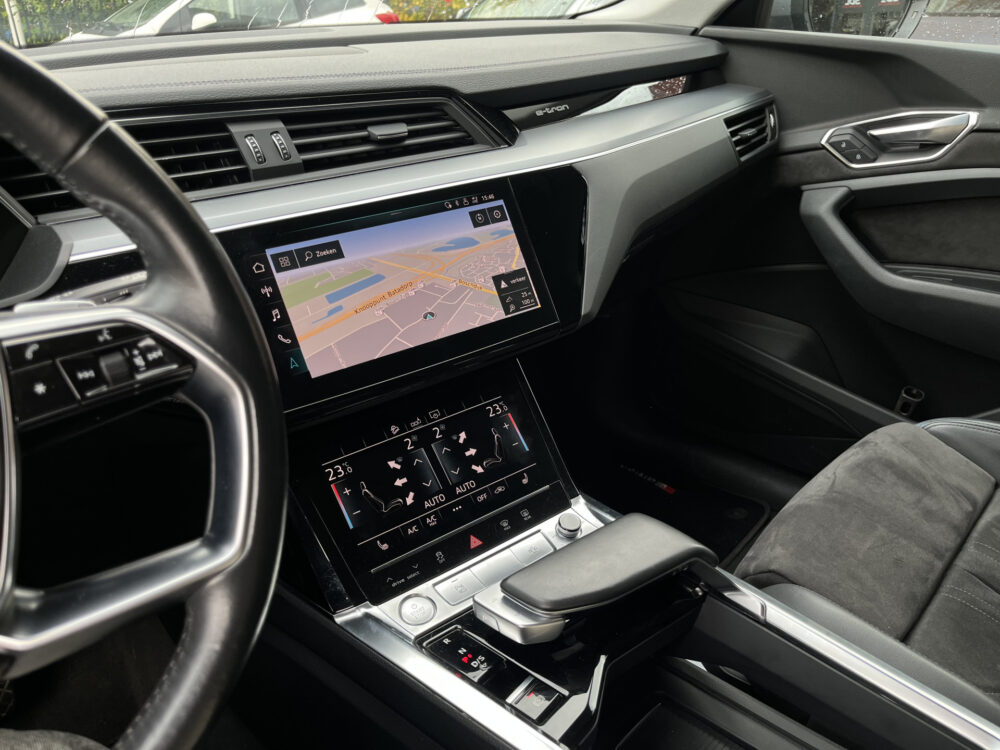 Audi e-tron e-tron 50 quattro Launch Black Edition 71 kWh - SOH 100%!! // HALF LEDER-ALCANTARA // ELEK. KLEP // VIRTUAL COCKPIT // KEYLESS / 29