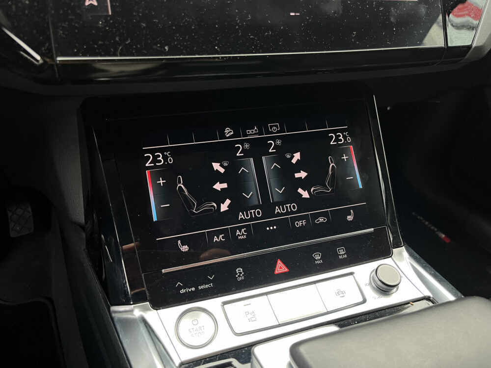 Audi e-tron e-tron 50 quattro Launch Black Edition 71 kWh - SOH 100%!! // HALF LEDER-ALCANTARA // ELEK. KLEP // VIRTUAL COCKPIT // KEYLESS / 32