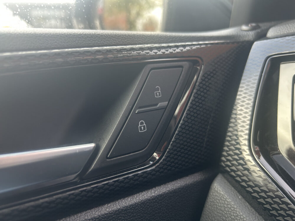 Volkswagen Polo 1.0 TSI Comfortline 1e EIGENAAR!! // FULL LED // APPLE CARPLAY / ANDROID AUTO // PDC V+A // CRUISE 20