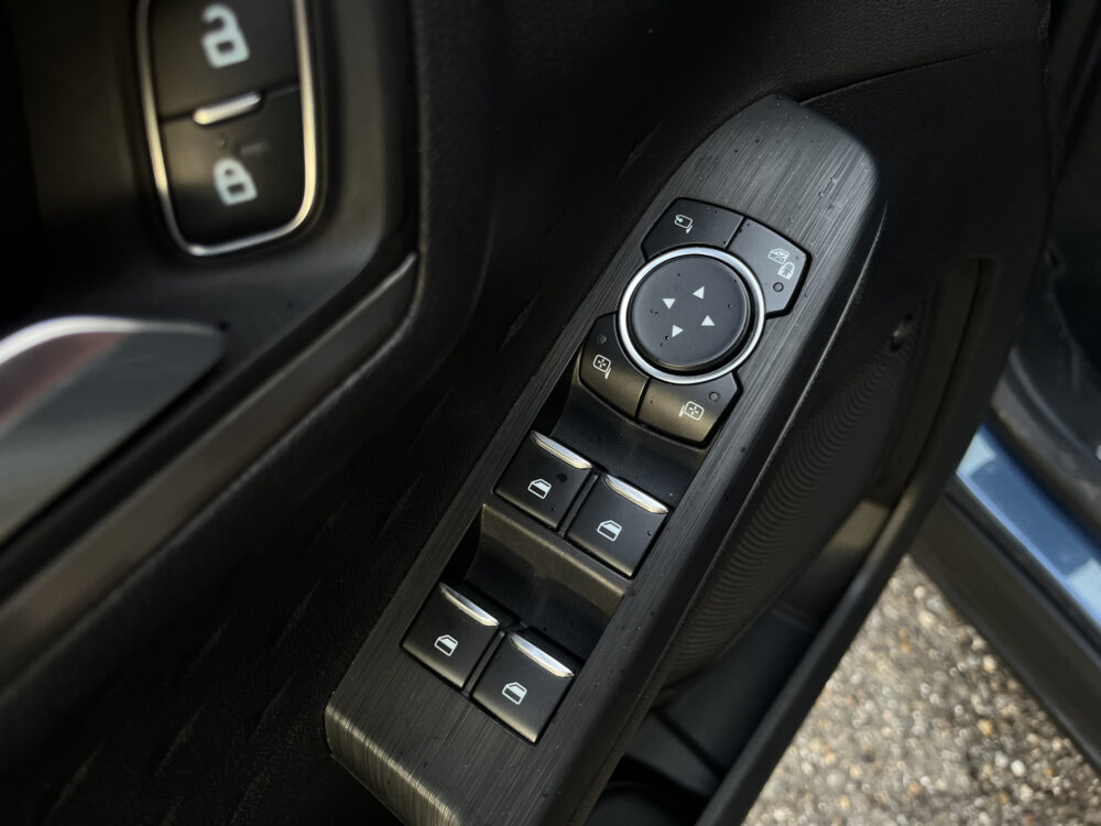 Ford Kuga 2.5 PHEV Titanium X // ADAPT. CRUISE // DODEHOEK // B&O SOUND // KEYLESS // NAVI+CARPLAY // WINTERPACK // FULL LED // 18