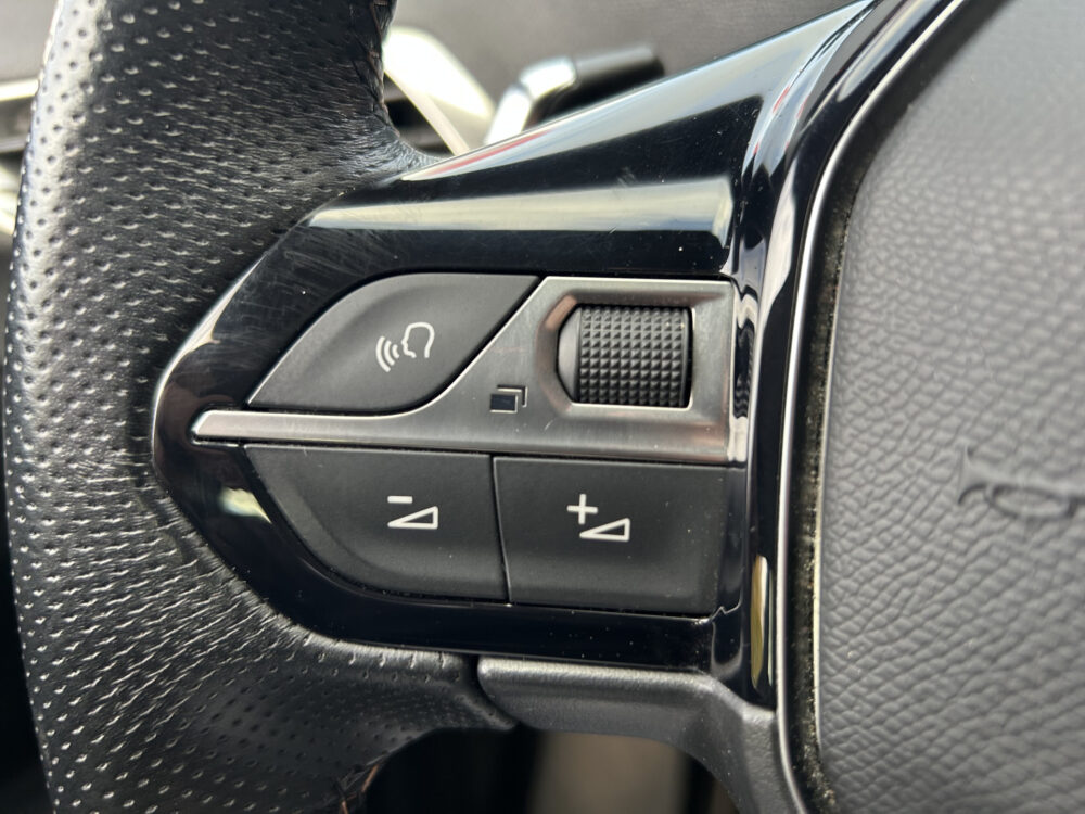 Peugeot 5008 1.2 PureTech GT-Line 7p // FULL LED // NAVI + CARPLAY // PANO/SCHUIFKANTELDAK // CAMERA // PDC V+A 9