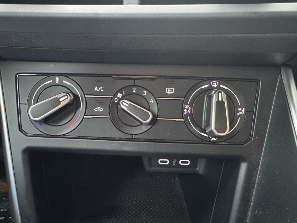 Volkswagen Polo 1.0 TSI Comfortline 1e EIGENAAR!! // FULL LED // APPLE CARPLAY / ANDROID AUTO // PDC V+A // CRUISE 17