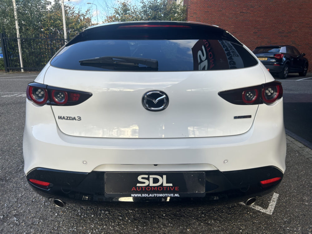 Mazda 3 2.0 e-SkyActiv-G M Hybrid 122 Luxury UNIEK 23000KM!!!! // FULL LED // NAVI + CARPLAY // ADAPTIV CRUISE // HUD // BOSE AUDIO // 3 5