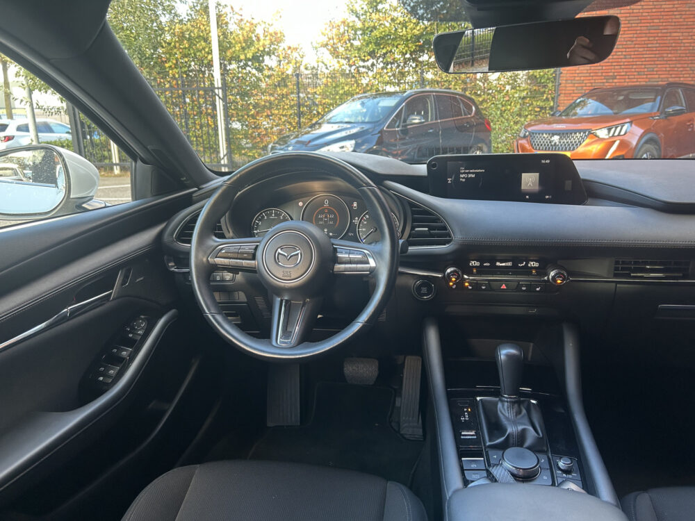 Mazda 3 2.0 e-SkyActiv-G M Hybrid 122 Luxury UNIEK 23000KM!!!! // FULL LED // NAVI + CARPLAY // ADAPTIV CRUISE // HUD // BOSE AUDIO // 3 7