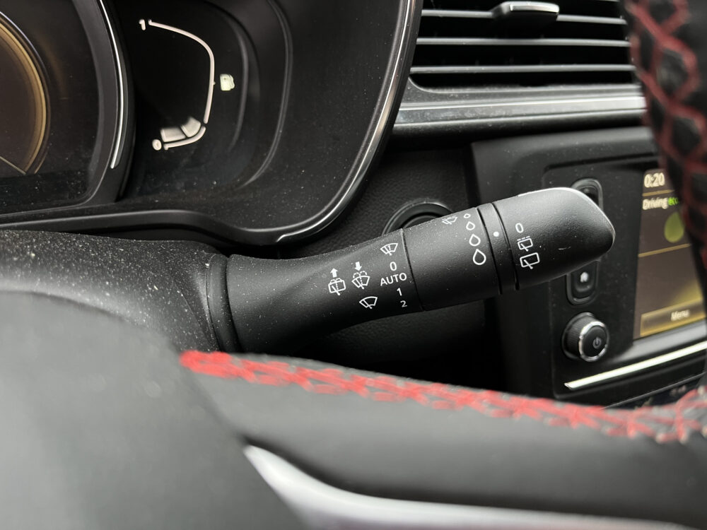 Renault Kadjar 1.6 TCe Intens // LEDER // LED // KEYLESS // DODEHOEK // NAVI+CARPLAY // CAMERA+SENSOREN // BOSE AUDIO // 25