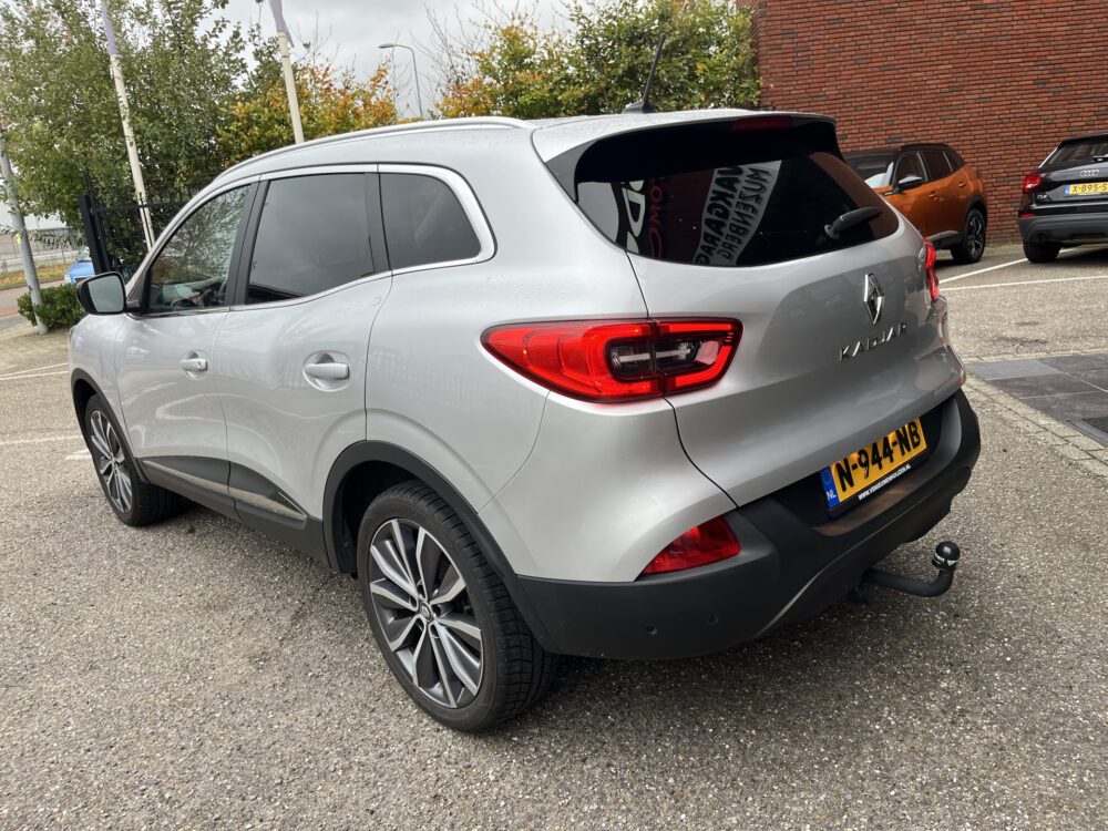 Renault Kadjar 1.6 TCe Intens // LEDER // LED // KEYLESS // DODEHOEK // NAVI+CARPLAY // CAMERA+SENSOREN // BOSE AUDIO // 3