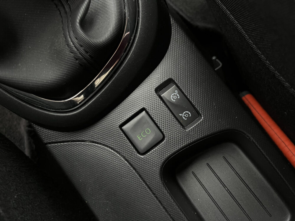 Renault Captur 0.9 TCe Dynamique // NAVI // CLIMA // CRUISE CONTROL // KEYLESS // 25