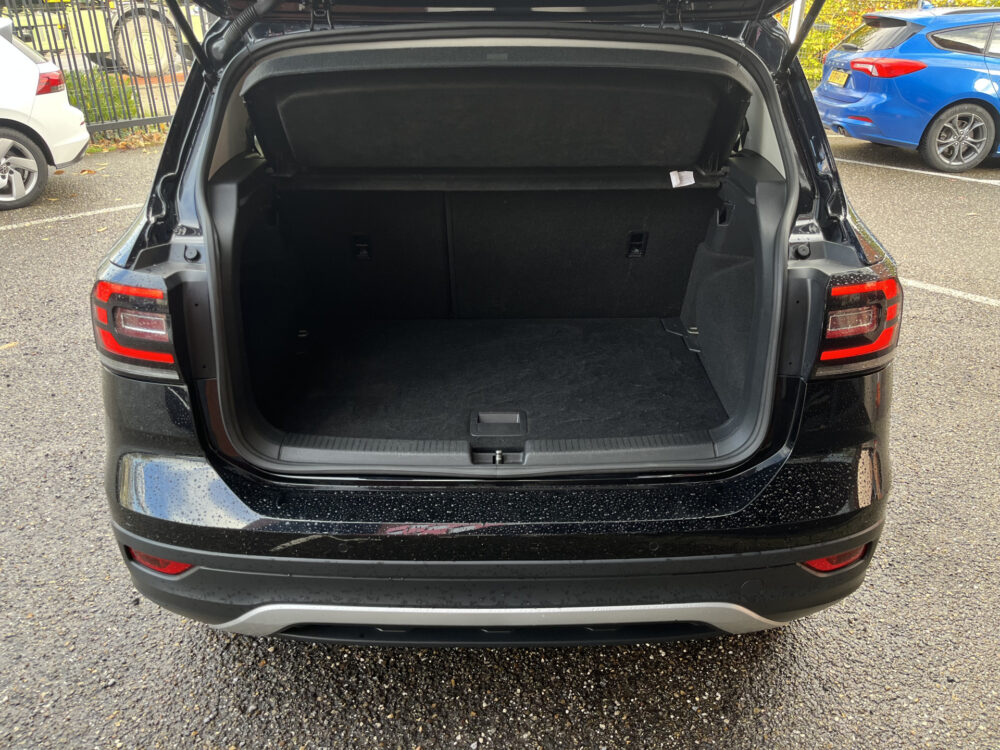 Volkswagen T-Cross 1.5 TSI Style // LED // ADAPT. CRUISE // CLIMA // CAMERA+SENSOREN // APPLE-ANDROID AUTO // STOELVERWARMING // 12