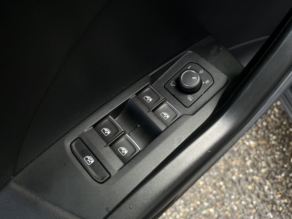 Volkswagen T-Cross 1.5 TSI Style // LED // ADAPT. CRUISE // CLIMA // CAMERA+SENSOREN // APPLE-ANDROID AUTO // STOELVERWARMING // 16