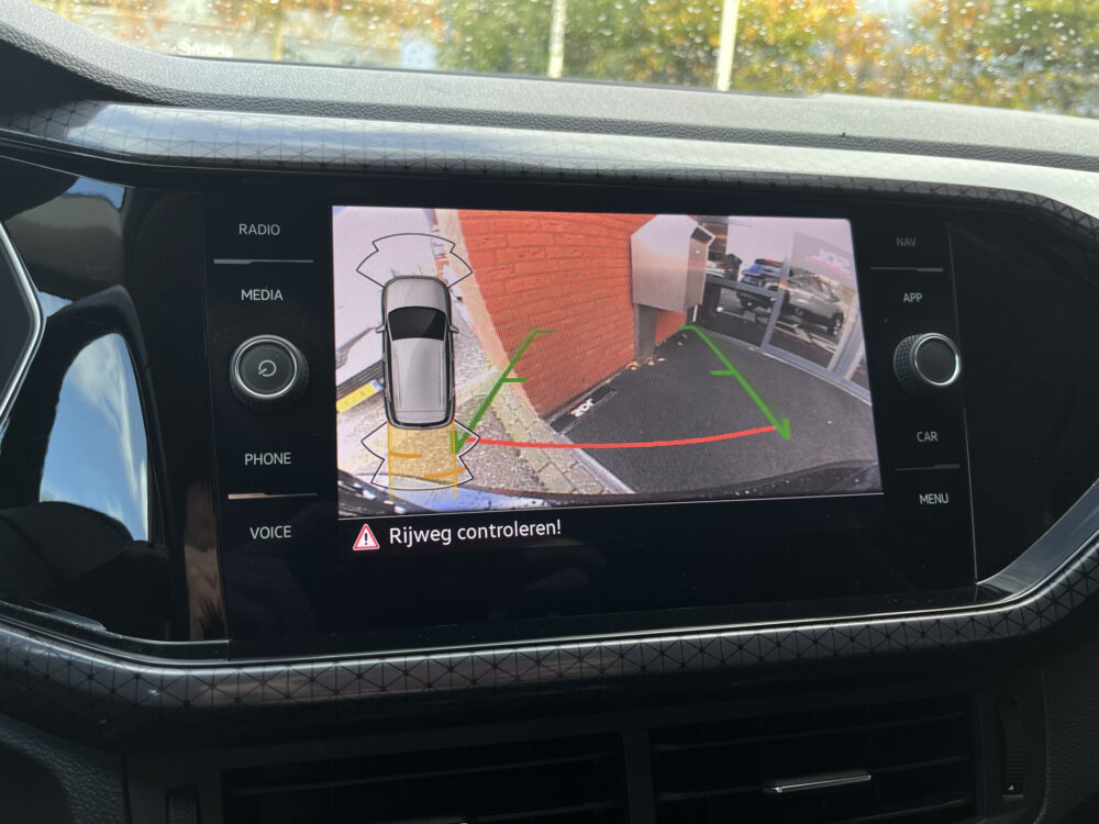 Volkswagen T-Cross 1.5 TSI Style // LED // ADAPT. CRUISE // CLIMA // CAMERA+SENSOREN // APPLE-ANDROID AUTO // STOELVERWARMING // 27