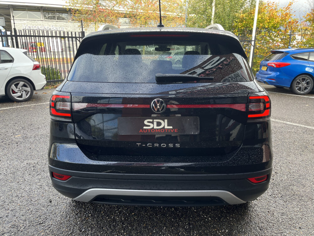 Volkswagen T-Cross 1.5 TSI Style // LED // ADAPT. CRUISE // CLIMA // CAMERA+SENSOREN // APPLE-ANDROID AUTO // STOELVERWARMING // 4