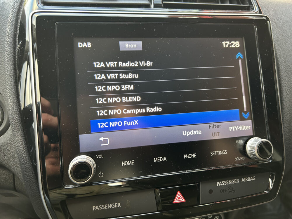 Mitsubishi ASX 2.0 Instyle // LED // APPLE CARPLAY / ANDROID AUTO // PDC // CAMERA // CRUISE 17