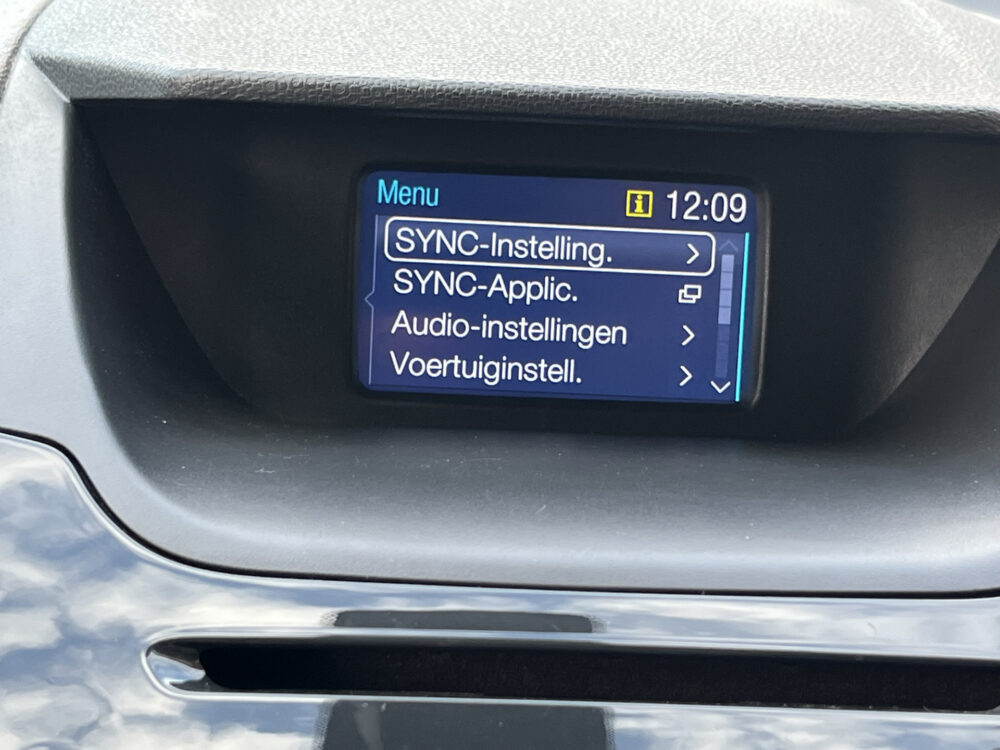 Ford EcoSport 1.0 EcoBoost Titanium // HALF-LEDER // CRUISE // PDC // CLIMA // KEYLESS // TREKHAAK!! 17