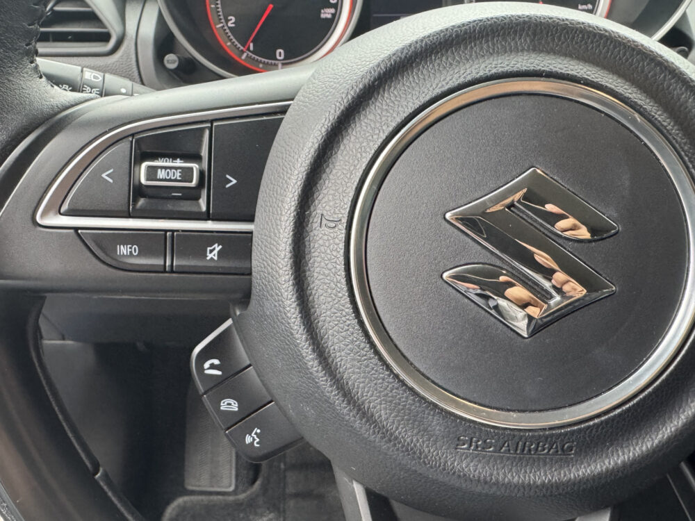 Suzuki Swift 1.2 Select // AUTOMAAT!! // NAVI // CAMERA // STOEL VERWARMING // AIRCO // MISTLAMPEN // 10