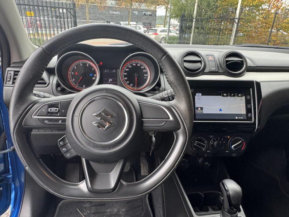 Suzuki Swift 1.2 Select // AUTOMAAT!! // NAVI // CAMERA // STOEL VERWARMING // AIRCO // MISTLAMPEN // 9