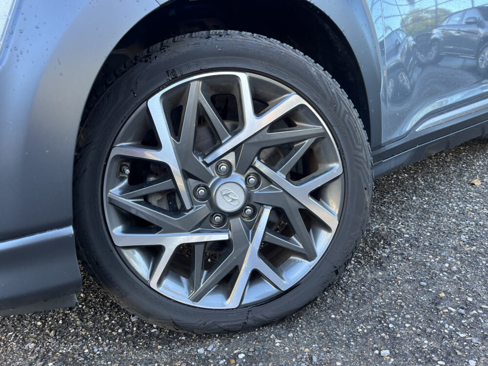 Hyundai KONA 1.6 GDI HEV Premium // DODEHOEK // HEAD-UP DISPLAY // KEYLESS // LEDER // CAMERA+SENSOREN // LED // CLIMA // STUUR+STOELVERWARMI 10