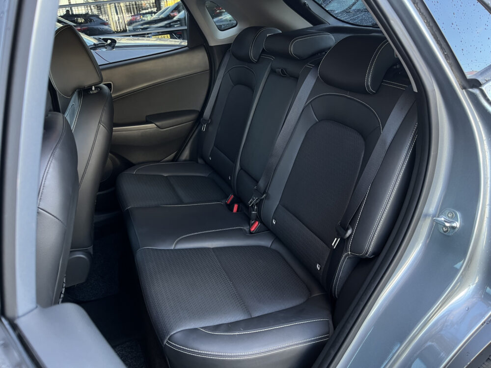 Hyundai KONA 1.6 GDI HEV Premium // DODEHOEK // HEAD-UP DISPLAY // KEYLESS // LEDER // CAMERA+SENSOREN // LED // CLIMA // STUUR+STOELVERWARMI 16