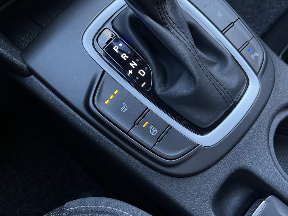 Hyundai KONA 1.6 GDI HEV Premium // DODEHOEK // HEAD-UP DISPLAY // KEYLESS // LEDER // CAMERA+SENSOREN // LED // CLIMA // STUUR+STOELVERWARMI 30