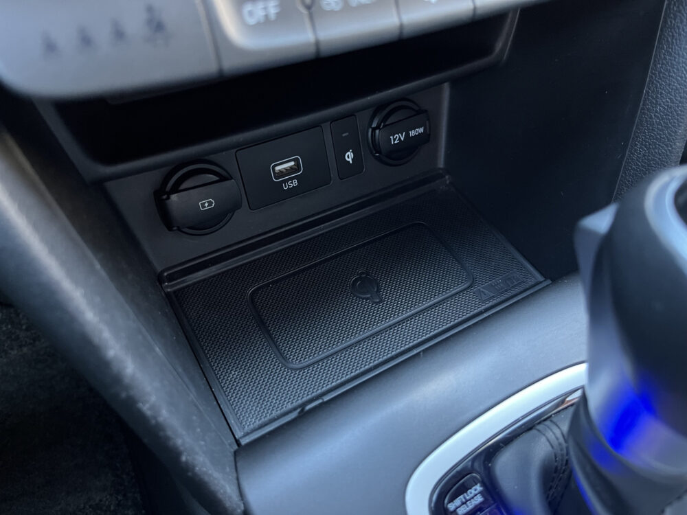 Hyundai KONA 1.6 GDI HEV Premium // DODEHOEK // HEAD-UP DISPLAY // KEYLESS // LEDER // CAMERA+SENSOREN // LED // CLIMA // STUUR+STOELVERWARMI 31