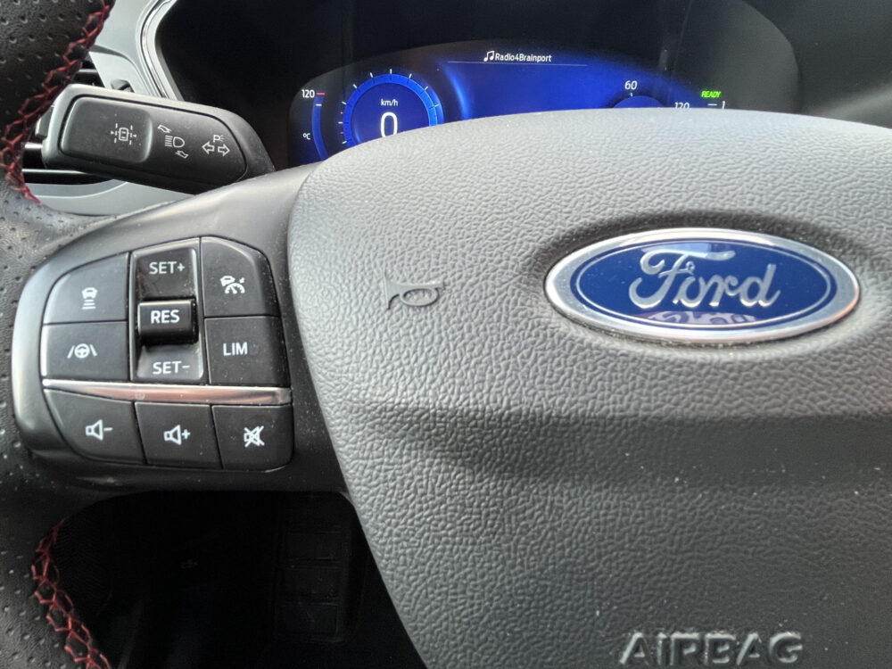 Ford Kuga 2.5 PHEV ST-Line // FULL LED // NAVI + CARPLAY // PANO/SCHUIFKANTELDAK // CAMERA // ADAPTIVE CRUISE // 12