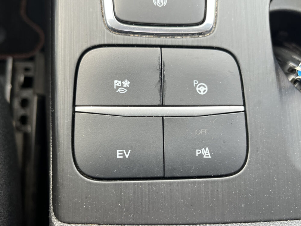 Ford Kuga 2.5 PHEV ST-Line // FULL LED // NAVI + CARPLAY // PANO/SCHUIFKANTELDAK // CAMERA // ADAPTIVE CRUISE // 21