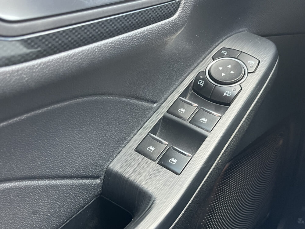 Ford Kuga 2.5 PHEV ST-Line // FULL LED // NAVI + CARPLAY // PANO/SCHUIFKANTELDAK // CAMERA // ADAPTIVE CRUISE // 25