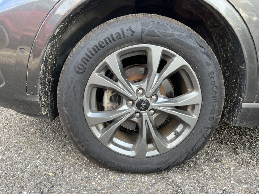 Ford Kuga 2.5 PHEV ST-Line // FULL LED // NAVI + CARPLAY // PANO/SCHUIFKANTELDAK // CAMERA // ADAPTIVE CRUISE // 6