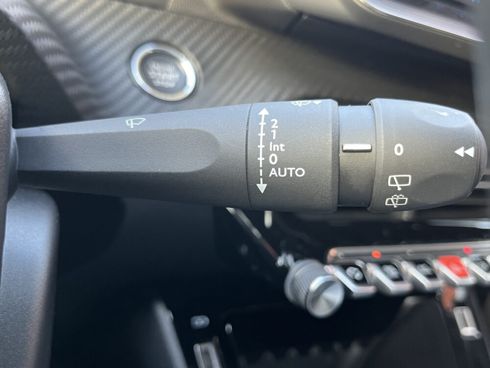 Peugeot 2008 1.2 PureTech Allure Pack // APPLE CARPLAY-ANDROID AUTO // CAMERA // CLIMA // CRUISE // PDC // 24