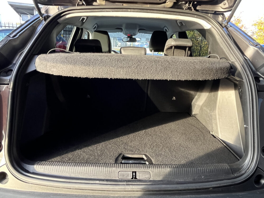 Peugeot 2008 1.2 PureTech Allure Pack // APPLE CARPLAY-ANDROID AUTO // CAMERA // CLIMA // CRUISE // PDC // 28