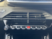 Peugeot 2008 1.2 PureTech Allure Pack // APPLE CARPLAY-ANDROID AUTO // CAMERA // CLIMA // CRUISE // PDC // 48