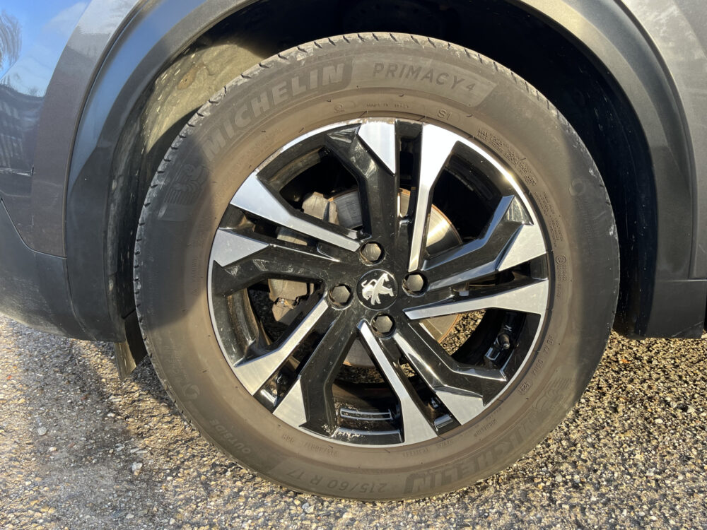 Peugeot 2008 1.2 PureTech Allure Pack // APPLE CARPLAY-ANDROID AUTO // CAMERA // CLIMA // CRUISE // PDC // 6