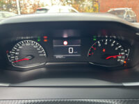 Peugeot 2008 1.2 PureTech Allure Pack // APPLE CARPLAY-ANDROID AUTO // CAMERA // CLIMA // CRUISE // PDC // 63