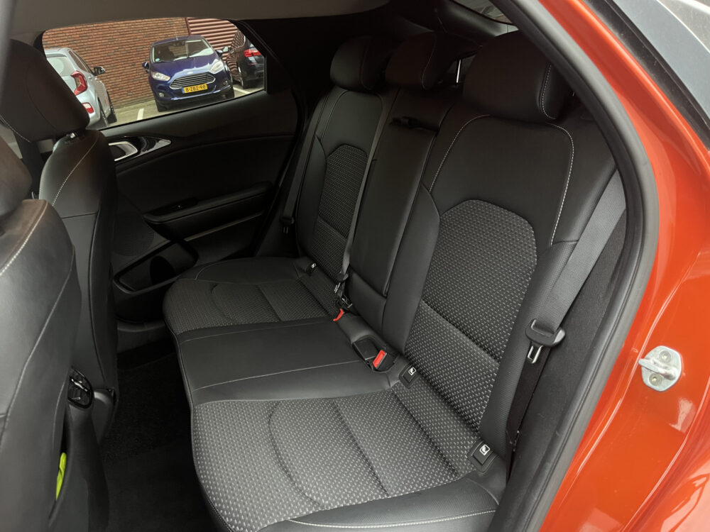 Kia Xceed 1.4 T-GDi DynamicPlusLine // DODEHOEK // JBL AUDIO // ADAPT. CRUISE // HALF LEDER // KEYLESS // CAMERA+SENSOREN // NAVI+CARPLAY  15