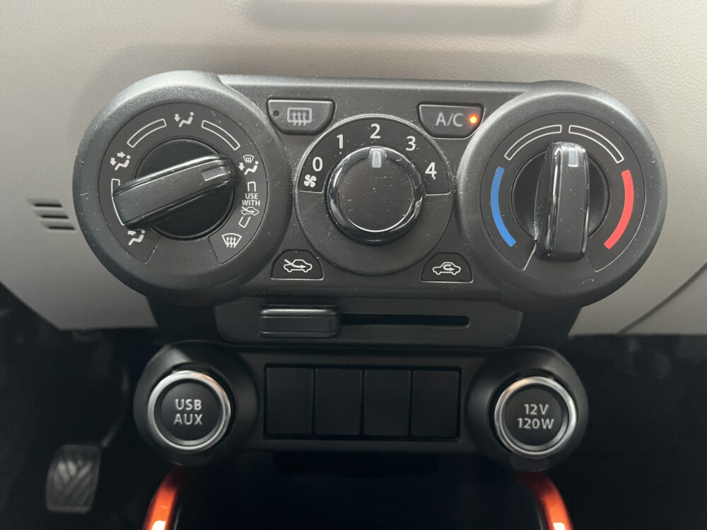 Suzuki Ignis 1.2 Smart Hybrid Stijl // NAVI // CAMERA // AIRCO // STOELVERWARMING // LED DAGRIJVERLICHTING // 19