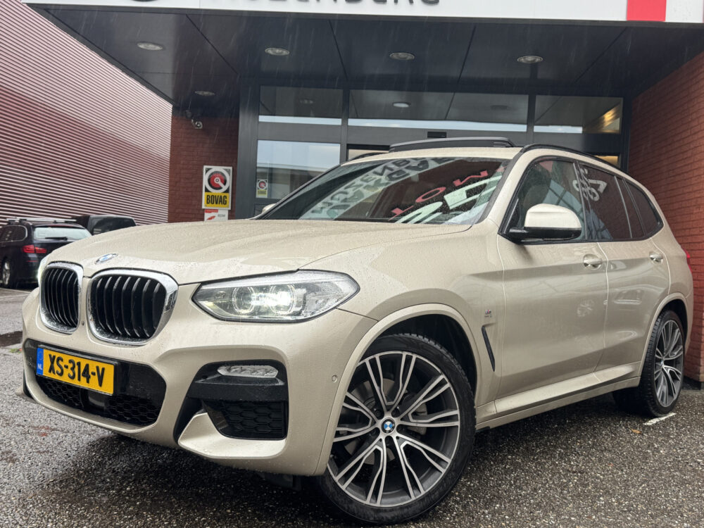 BMW X3 xDrive20i High Executive // FULL LED // NAVI // PANO/SCHUIFKANTELDAK // CAMERA // ADAPTIVE CRUISE // M-PAKKET 1