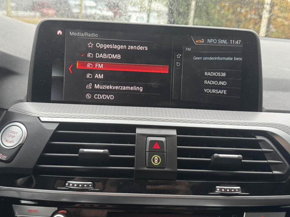 BMW X3 xDrive20i High Executive // FULL LED // NAVI // PANO/SCHUIFKANTELDAK // CAMERA // ADAPTIVE CRUISE // M-PAKKET 20