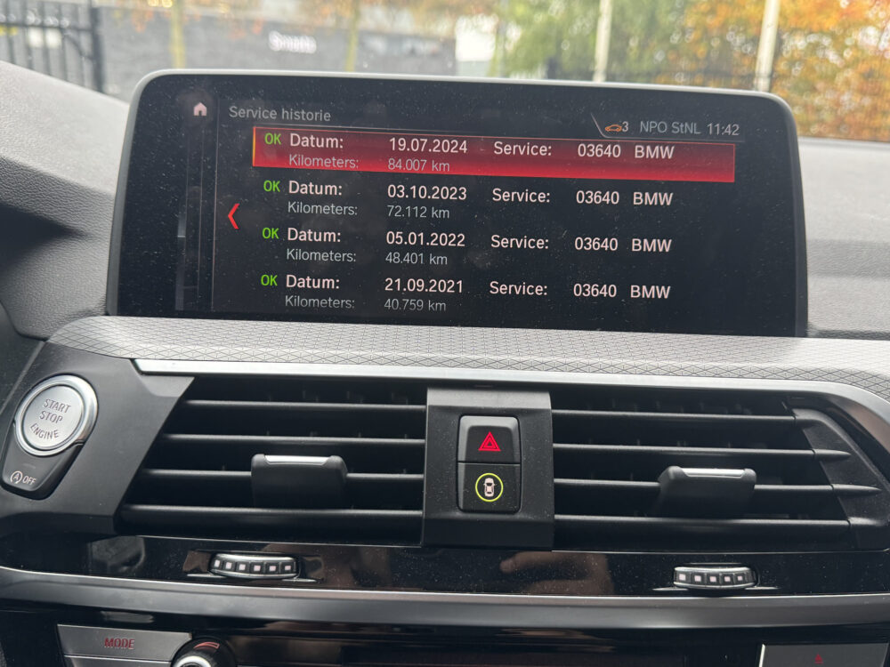 BMW X3 xDrive20i High Executive // FULL LED // NAVI // PANO/SCHUIFKANTELDAK // CAMERA // ADAPTIVE CRUISE // M-PAKKET 21